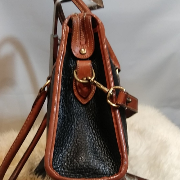 DOONEY & BOURKE VINTAGE CROSSBODY PURSE ONLY - Picture 7 of 17